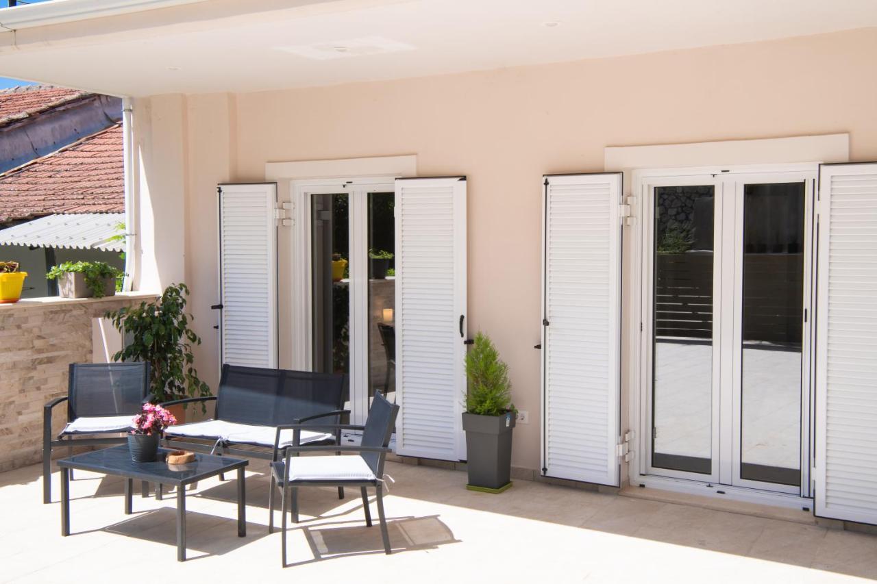 Peratzada Apartments Vasiliki  Exterior photo